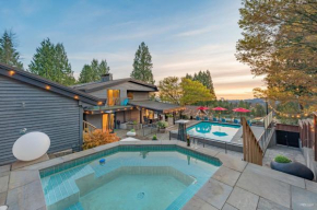 Grouse Cheerful large private bedroom, bath, shared deck, pool, hot tub